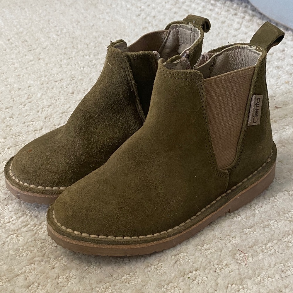 Cienta Kids' Olive Suede Boots